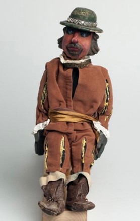 Admiraal Lumey speelde een rol in de Nederlandse opstand. Piet Wiegman maakte een poppenspel waarin deze pop van Admiraal Lumey een rol speelt.